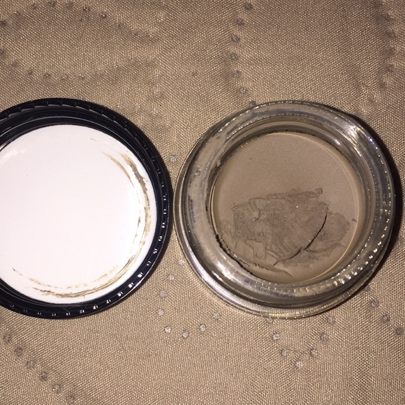 Anastasia Beverly Hills - Picture 6 of 7